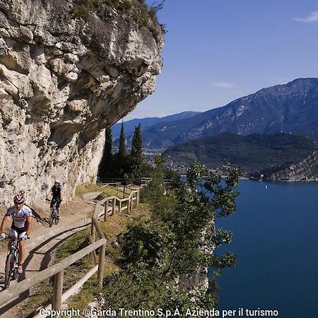 Club Nautico - Phoenix Studio Lake View Riva del Garda Ngoại thất bức ảnh