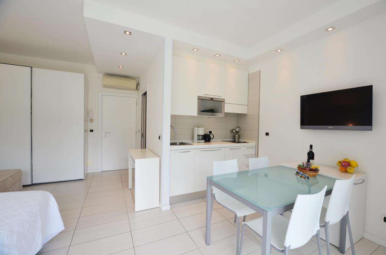 Club Nautico - Phoenix Studio Lake View Riva del Garda Ngoại thất bức ảnh