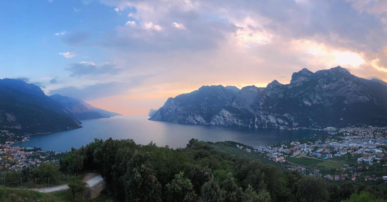 Club Nautico - Phoenix Studio Lake View Riva del Garda Ngoại thất bức ảnh