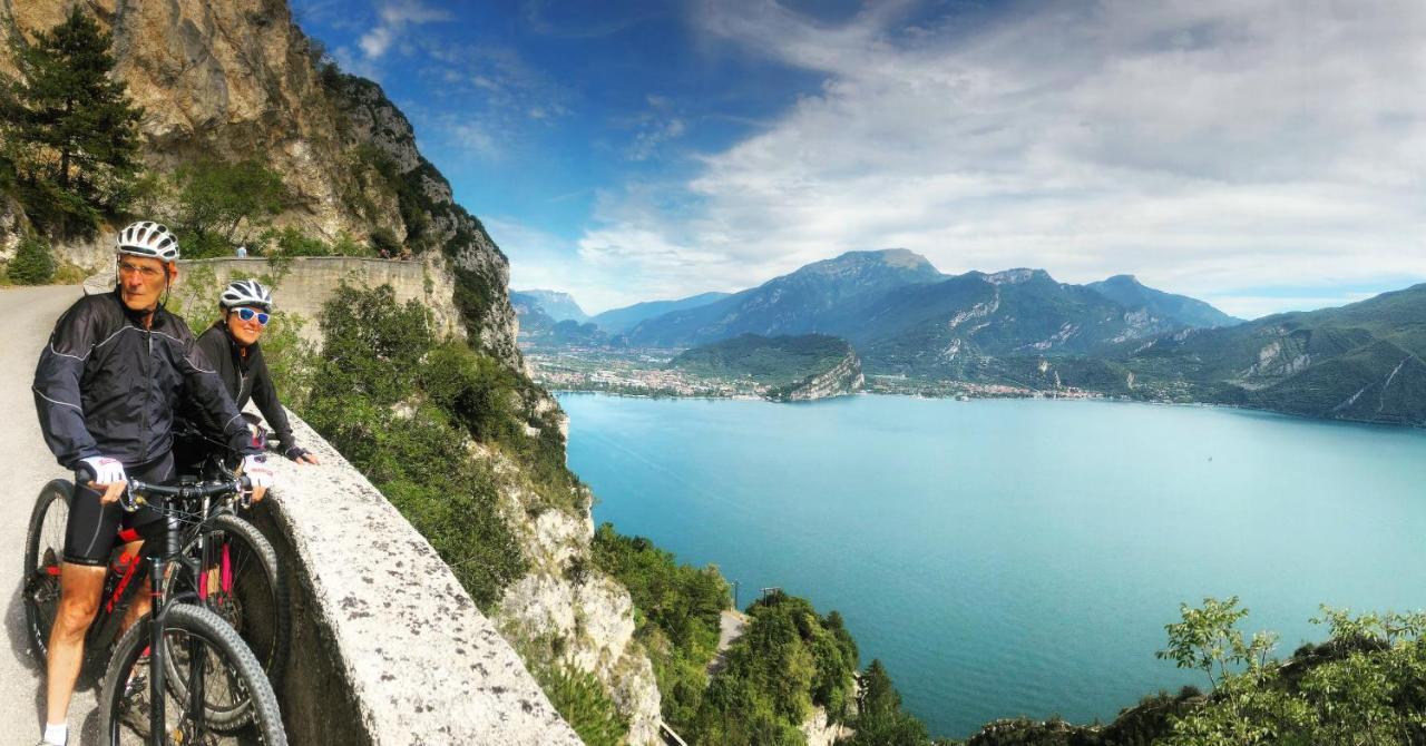 Club Nautico - Phoenix Studio Lake View Riva del Garda Ngoại thất bức ảnh